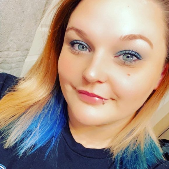 GET TO KNOW ME - YOUR POSHER - Picture 2 of 9